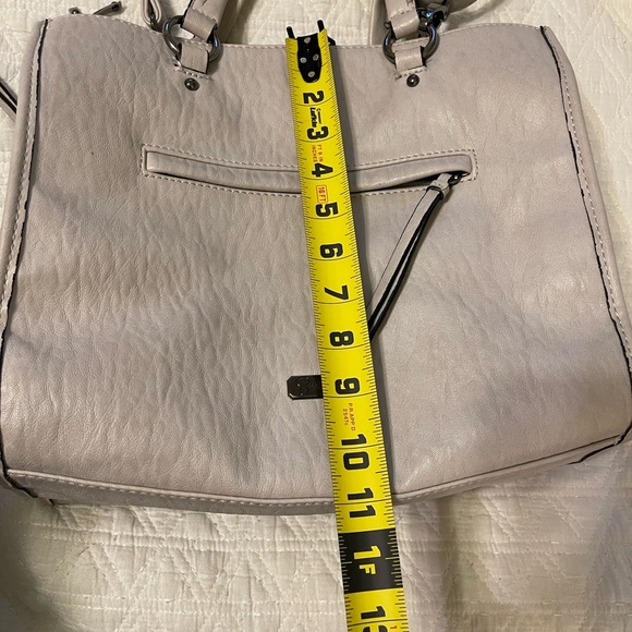 Jessica Simpson Soft Grey Purse with adjustable strap and dividers - Picture 11 of 13